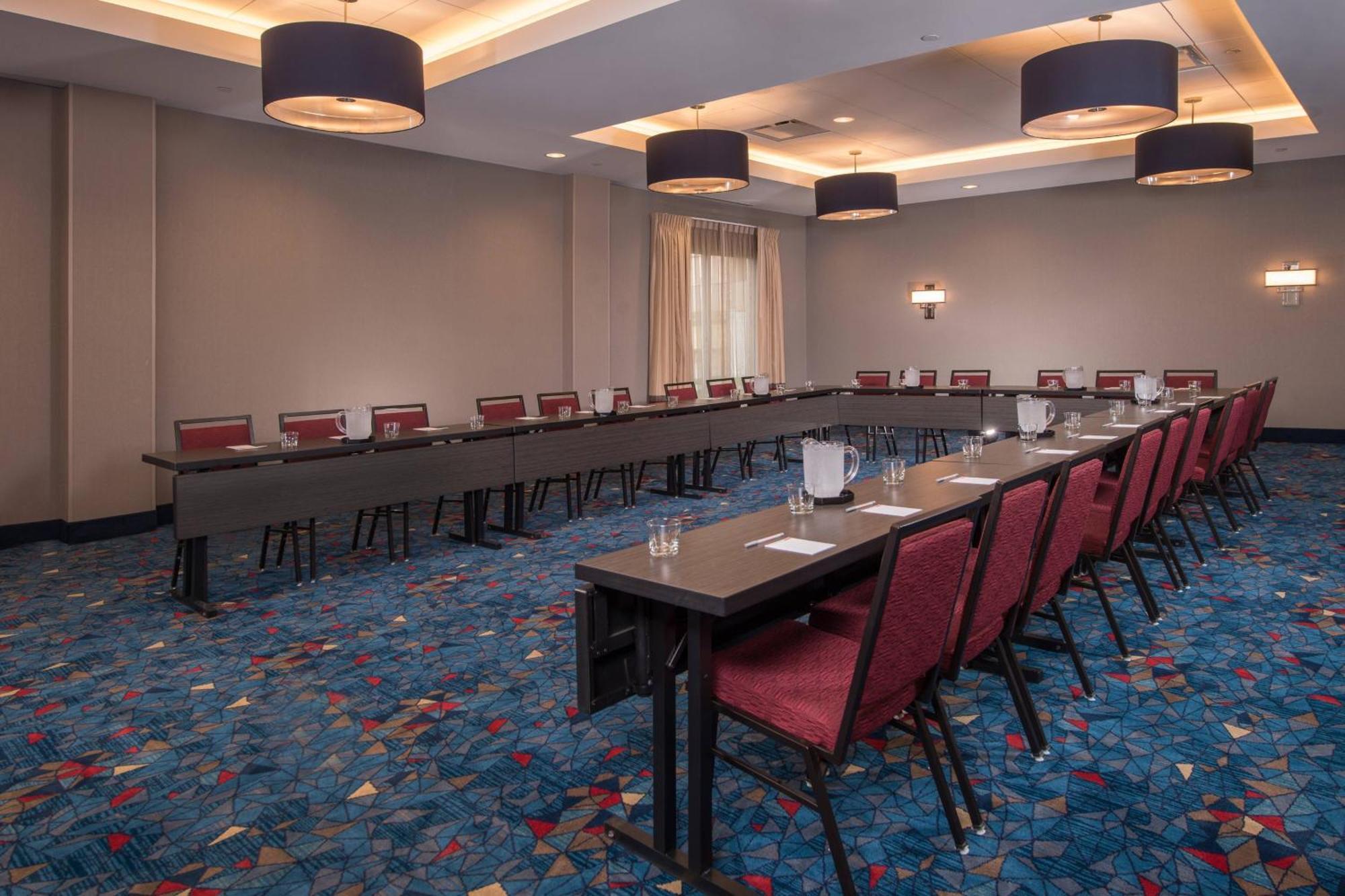 Towneplace Suites By Marriott Altoona Exteriör bild