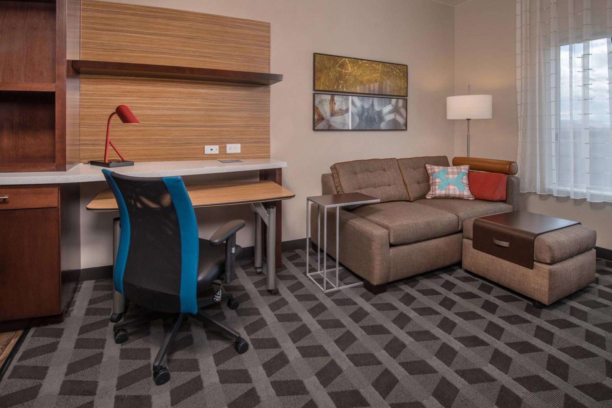 Towneplace Suites By Marriott Altoona Exteriör bild