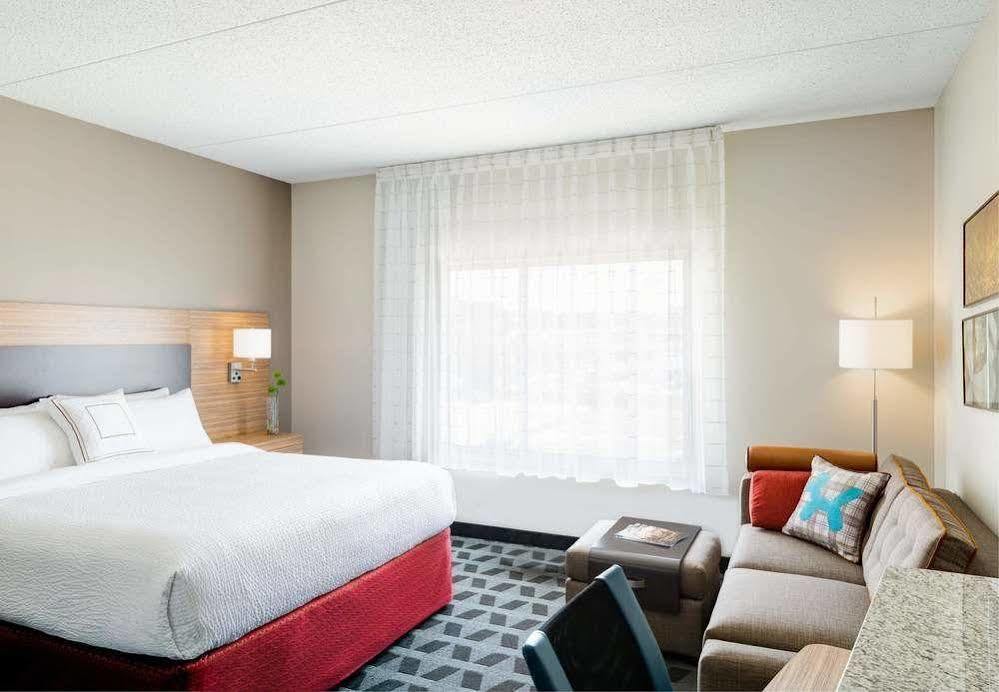 Towneplace Suites By Marriott Altoona Exteriör bild