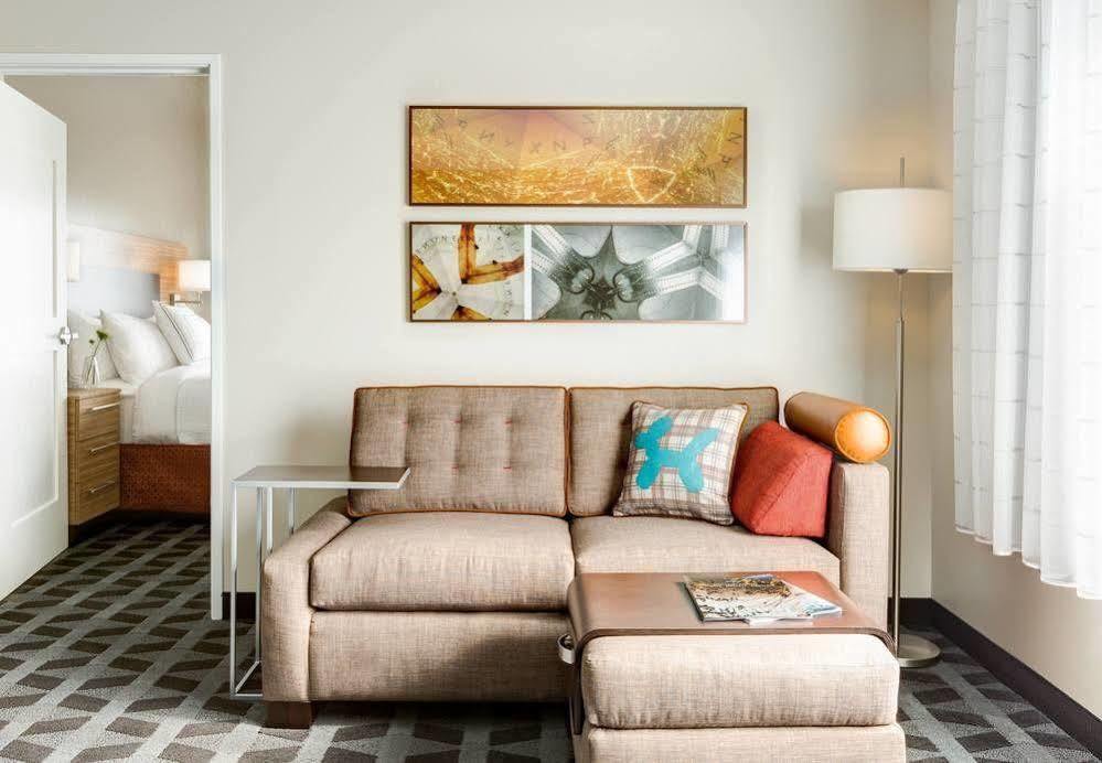 Towneplace Suites By Marriott Altoona Exteriör bild